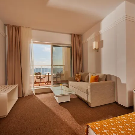 Alua Sunny & Hotel
