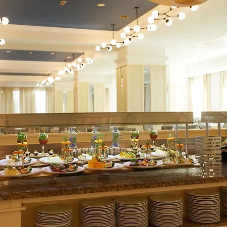 Dreams Sunny And Hotel